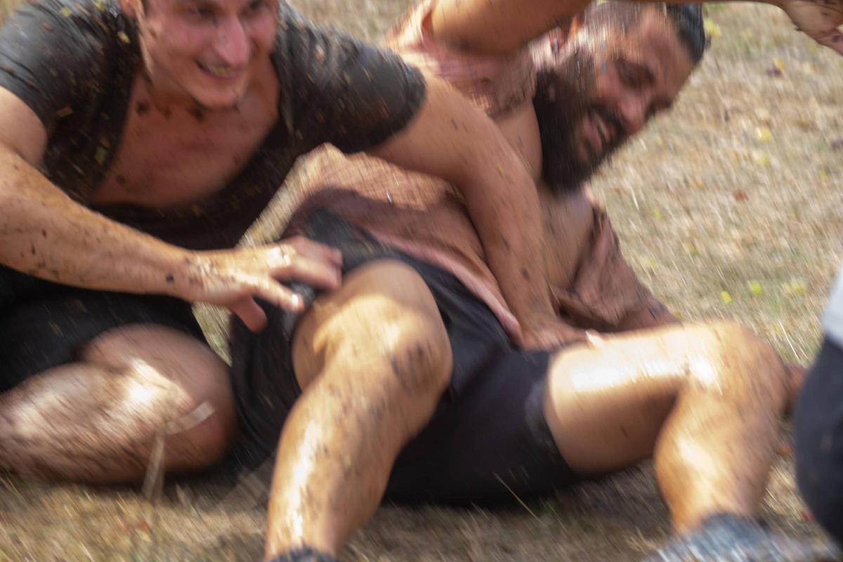 Sa Vermada de Binissalem arranca con su multitudinaria ‘guerra de raïm’ y la ‘Festa dels Trepitjadors’