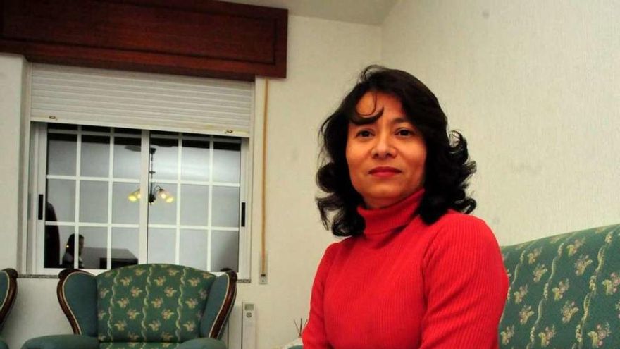 Dineida Peña, venezolana que se domicilió en la casa de sus suegros, en Meaño. // Iñaki Abella