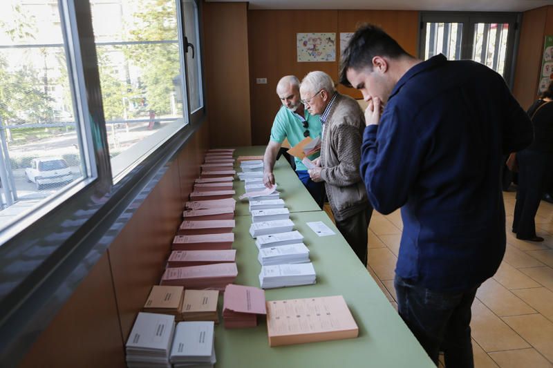 Los valencianos votan en las elecciones autonómica