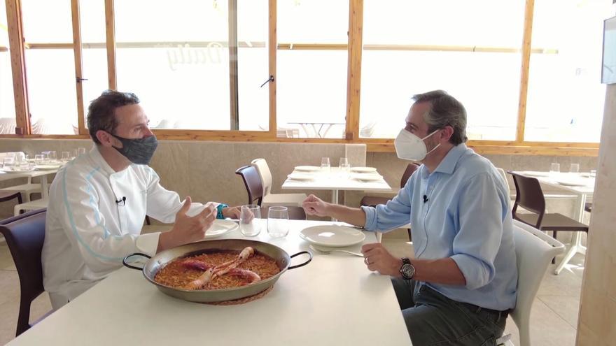 Cómo hacer una fideuà de la mano del chef del Restaurante Casa Manolo