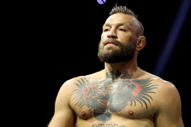 El esperado,  fugaz y frustrado regreso de McGregor: un minuto sobre el ring y una lesión de rodilla