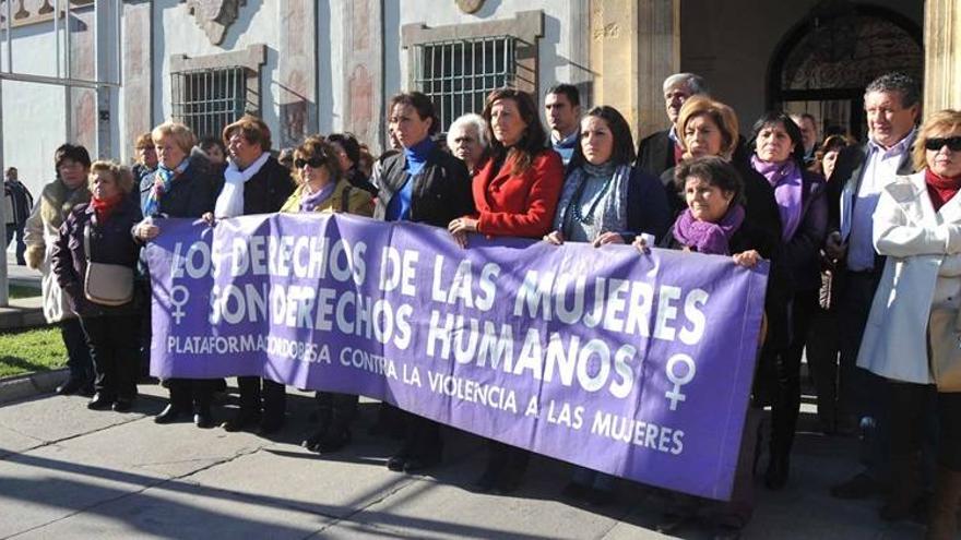 La Diputación condena la violencia de género en un Pleno Extraordinario