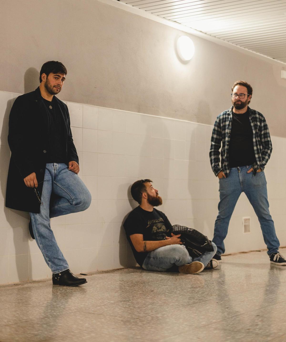 Guille de la Fuente, Aitor Montins ‘Fideu’ y Gustavo Gallén conforman el grupo de Llucena Ministerio del Caos