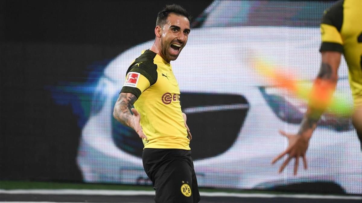 Alcácer celebra el gol que marcó al Bayern Múnich.