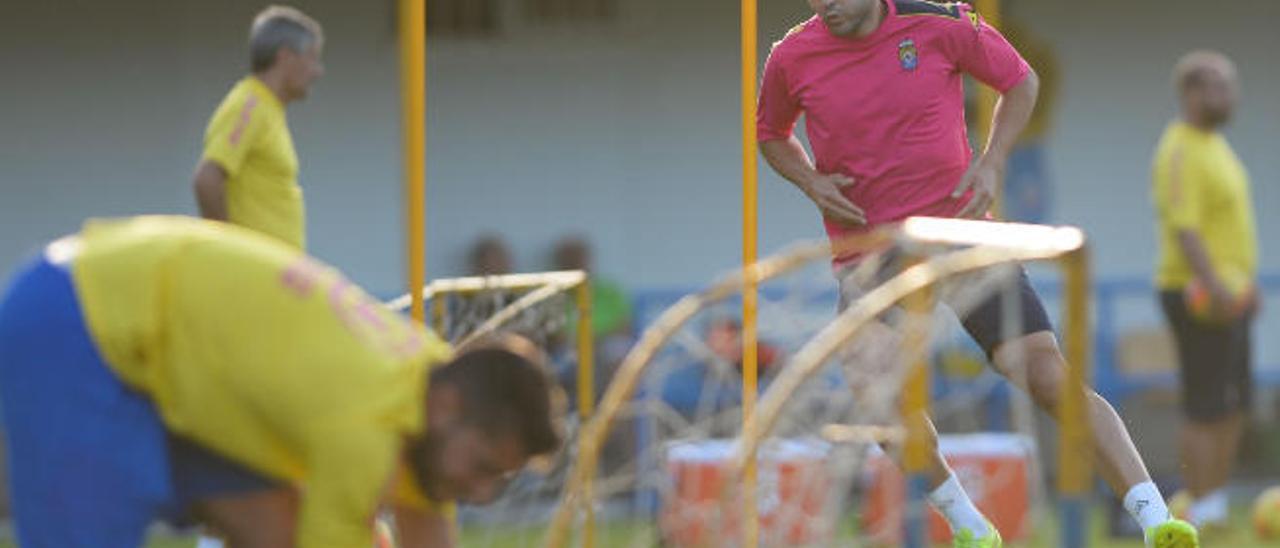 Antolín Alcaraz, durante un entrenamiento de recuperación en Barranco Seco.