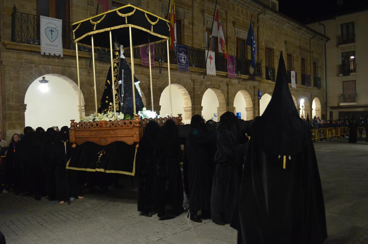 La Virgen de las Angustias, en la Plaza Mayor.
