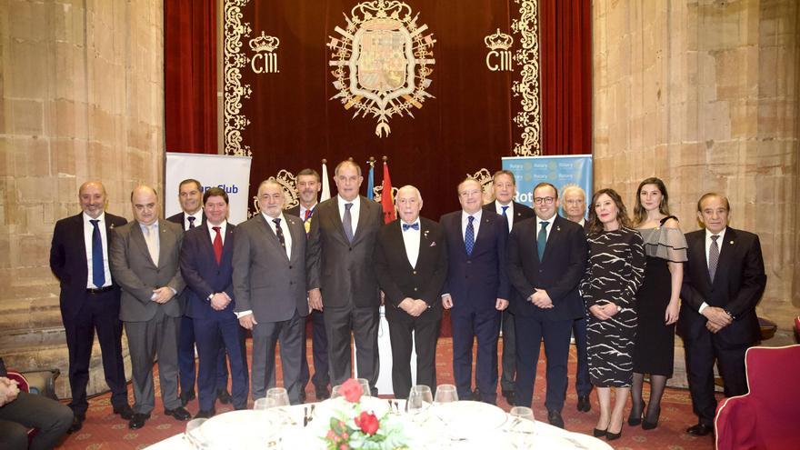 Los rotarios premian a Álvaro Platero, &quot;empresario de éxito y gran persona&quot;