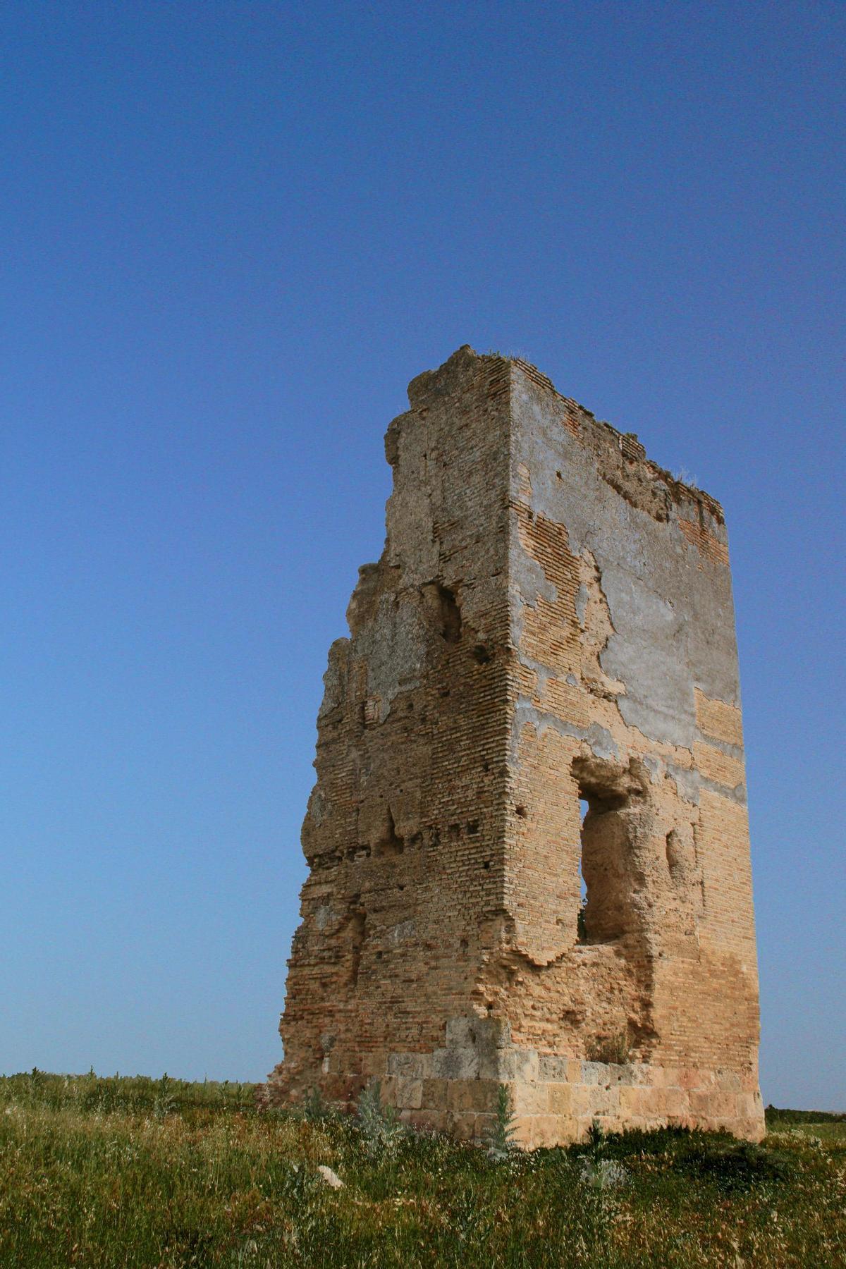 Torre de los Herberos, ruinas que se están acondicionando en el conjunto arqueológico de Orippo.