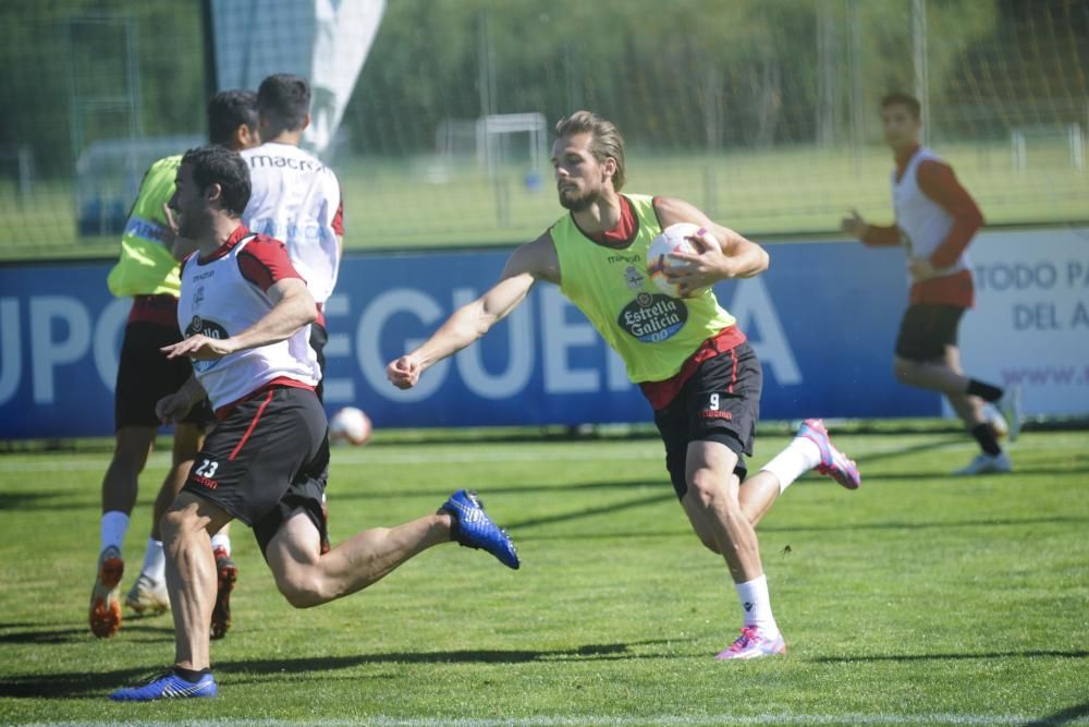 Los titulares ante el Cádiz tuvieron una sesión de recuperación. Los futbolistas que no actuaron de inicio protagonizaron una intensa mañana de trabajo. Se quedaron al margen Krohn-Deli y Borja Valle.