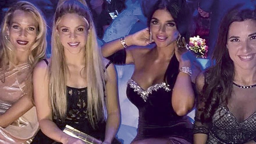 Shakira hace amigas en la boda de Lionel Messi con Antonella Rocuzzo