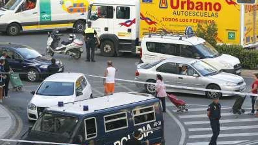 Operativo policial el día del asesinato en la calle Frigiliana.