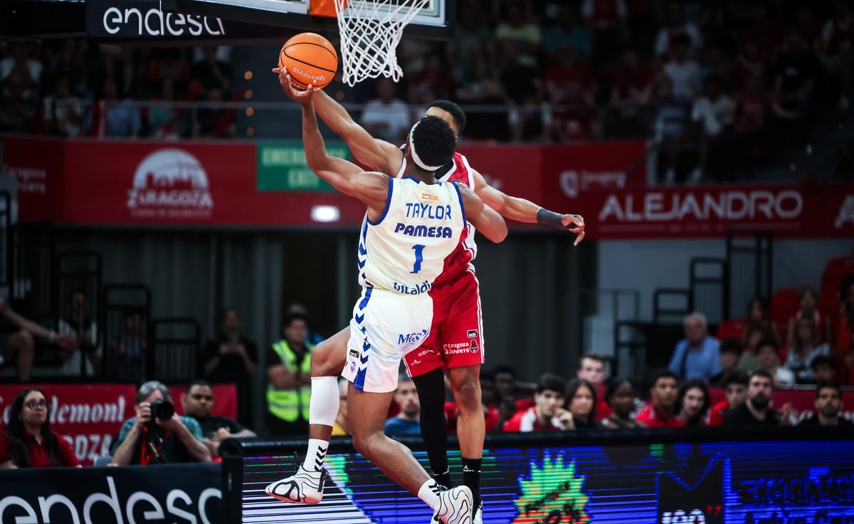 Kameron Taylor, el mejor taronja del partido de este martes en Zaragoza.