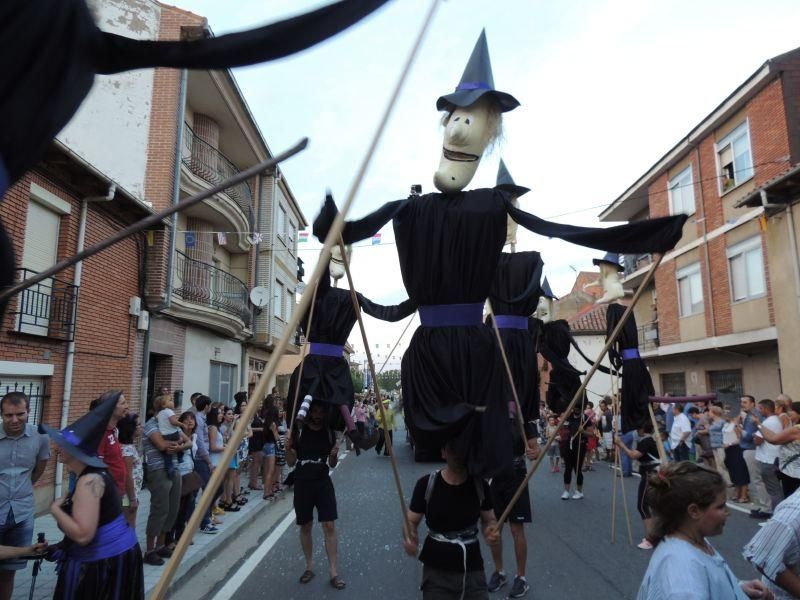 Fiestas en Zamora: Desfile en Camarzana de Tera