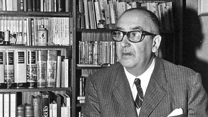El novelista, poeta, dramaturgo y gastrónomo Álvaro Cunqueiro. |   // MAGAR