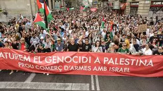 Miles de personas piden en Barcelona parar el "genocidio" de Israel en Palestina