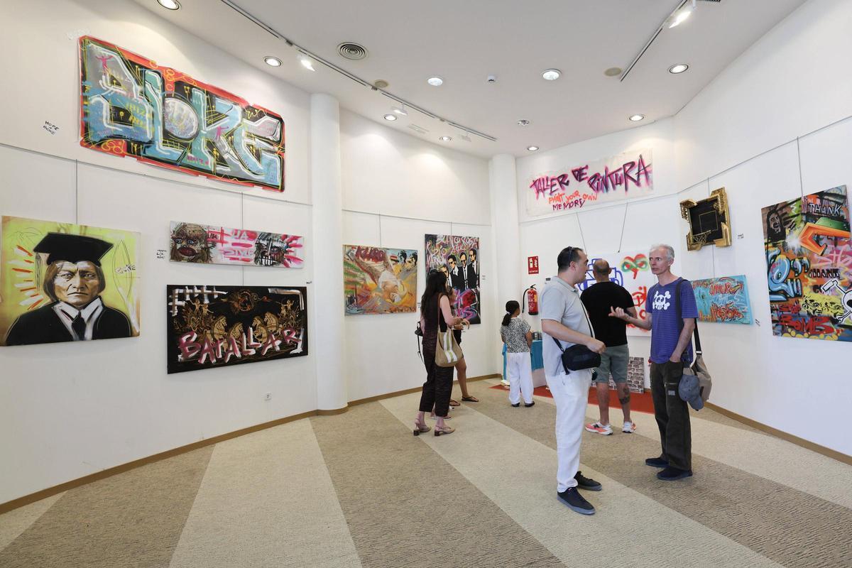 Mira todas las imágenes de la inauguración de la exposición del artista Boke en el Club Diario de Ibiza