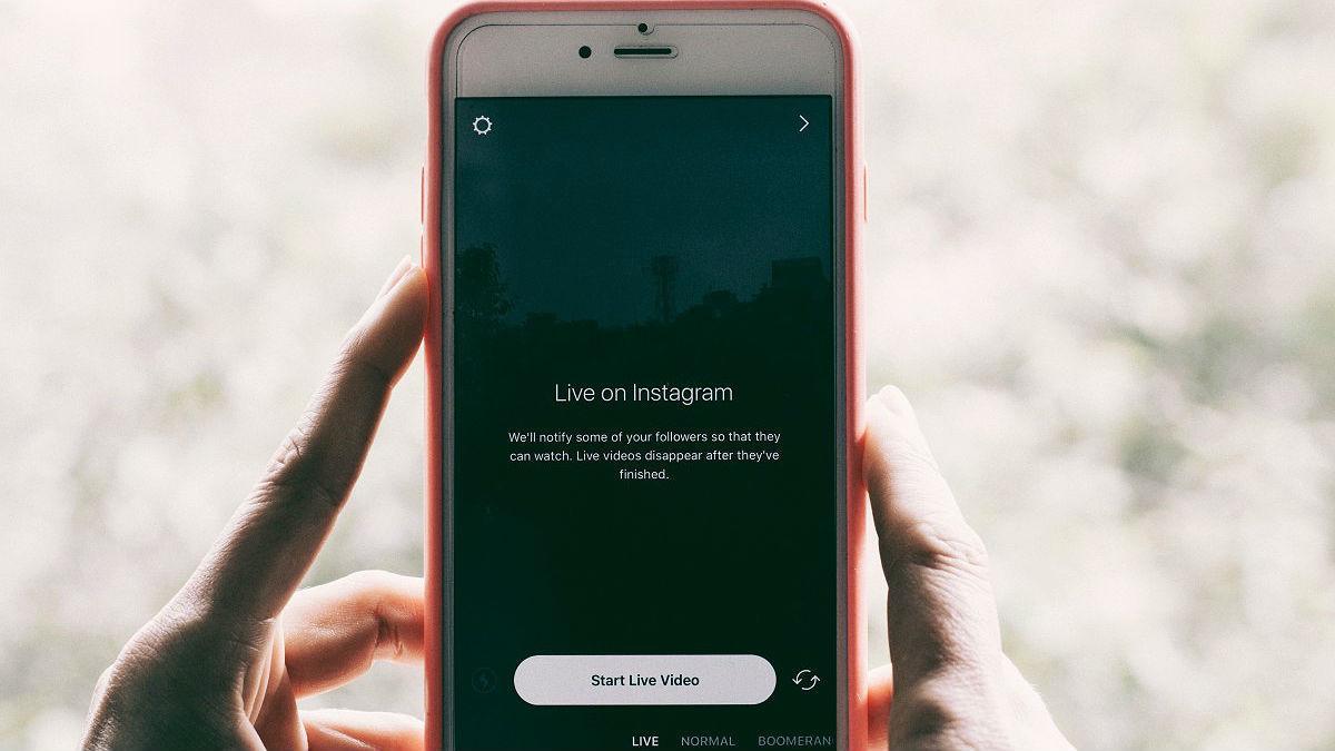 Un 'smartphone' listo para grabar un vídeo de Instagram