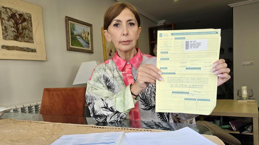 María del Carmen Iglesias, con la documentación