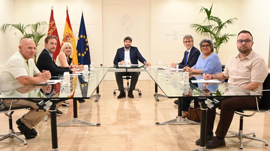 Miras tiende la mano a UGT para mantener el diálogo social con el sindicato en la Región