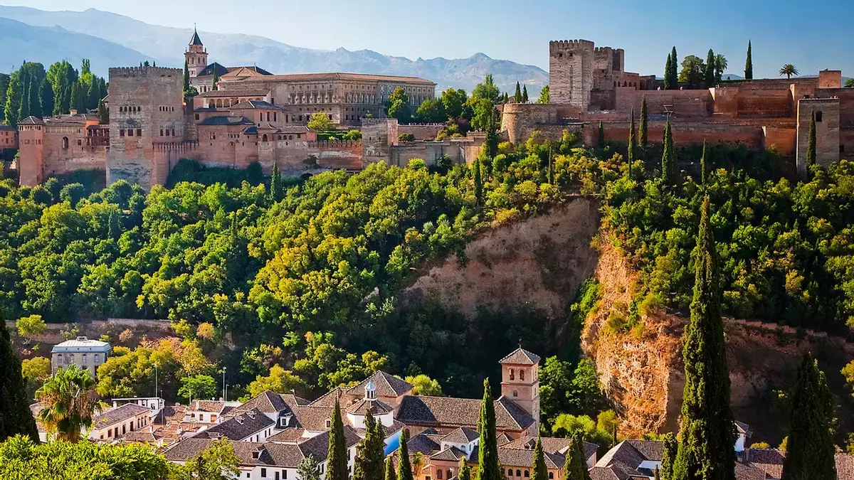 Nuevo Bintazo con rutas a Granada e Ibiza