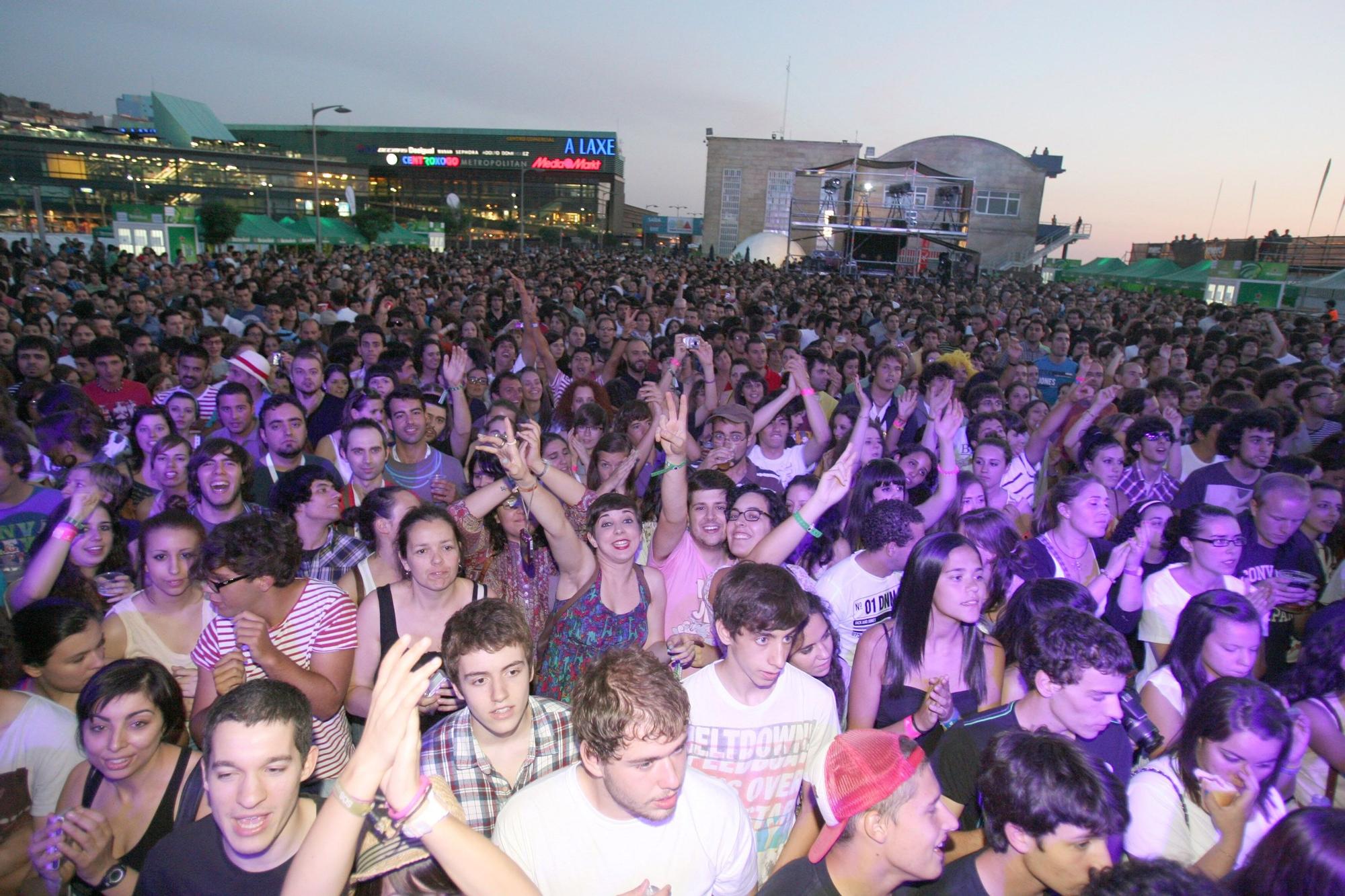 Público en el Muelle de Trasatlánticos durante un concierto de Xoel López en 2011