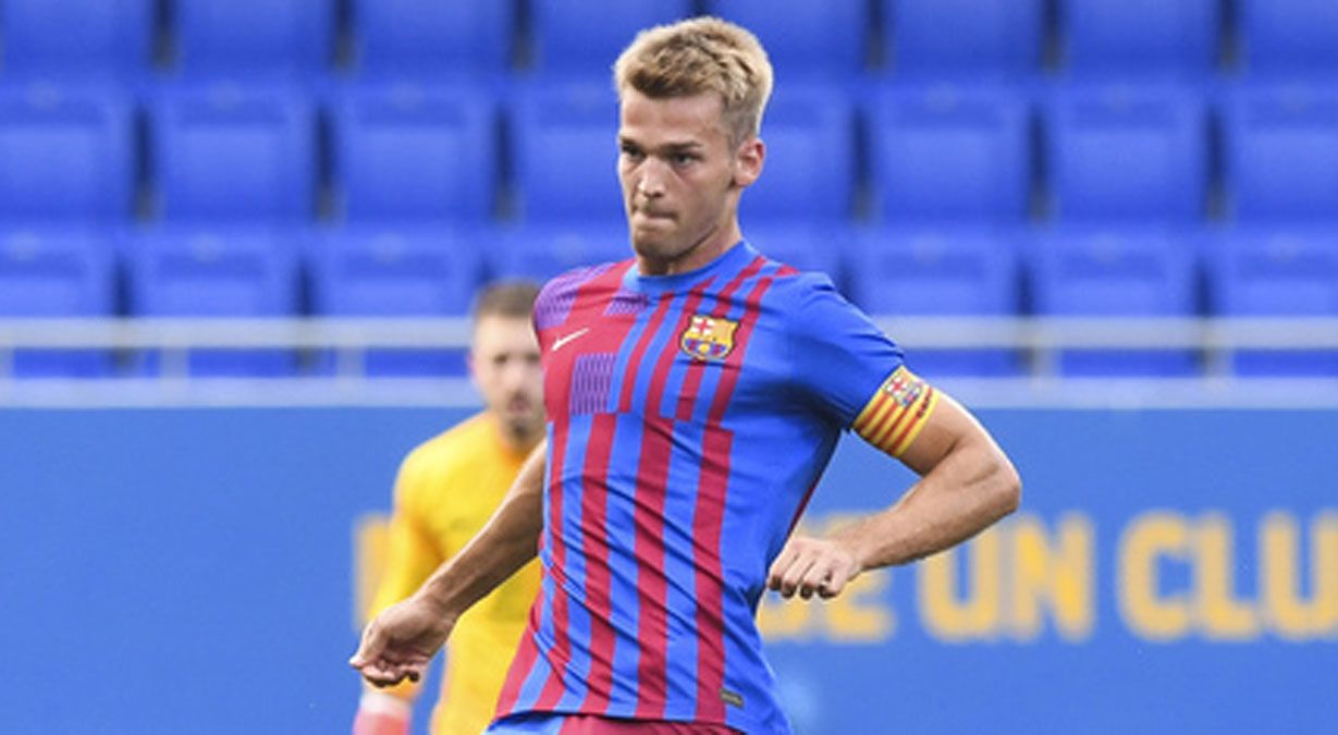 Arnau Comas, primer capitán del Barça B