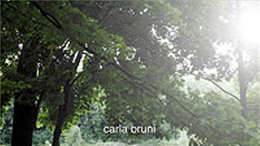 El nuevo disco de Carla Bruni se puede escuchar gratis en Internet