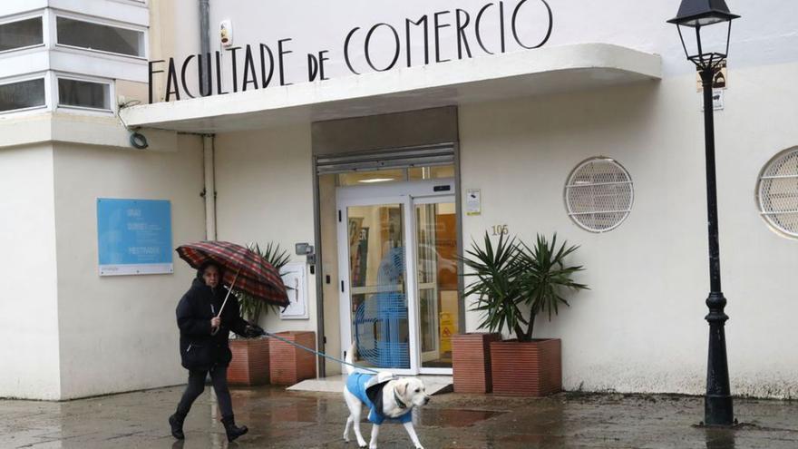 Comercio recupera el cartel original de Jenaro de la Fuente