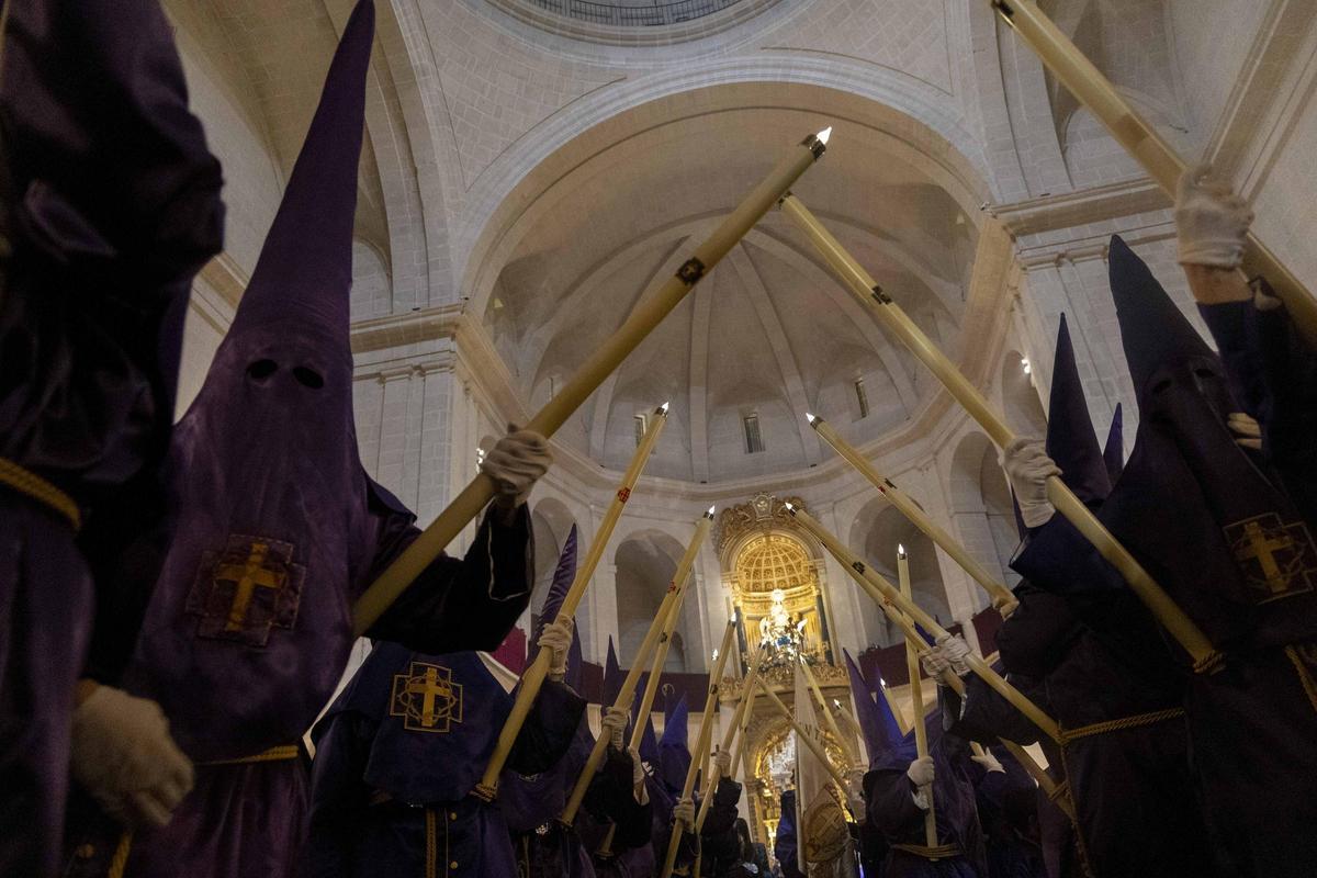 Martes Santo en Alicante 2026: Procesión de la Hermandad de Nuestro Padre Jesús