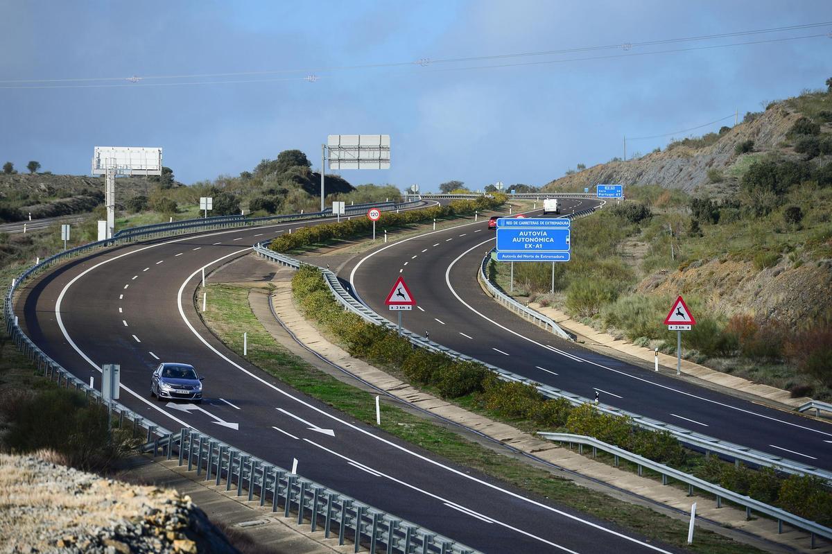 Autovia autonómica EX-A1, cerca de Plasencia.