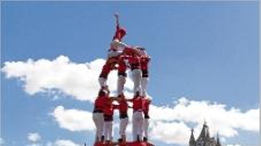 Prop de 5.000 castellers fan campanya a Europa pel dret a decidir de Catalunya