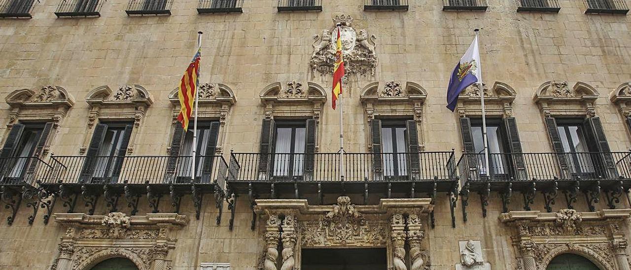 Fachada del Ayuntamiento de Alicante.