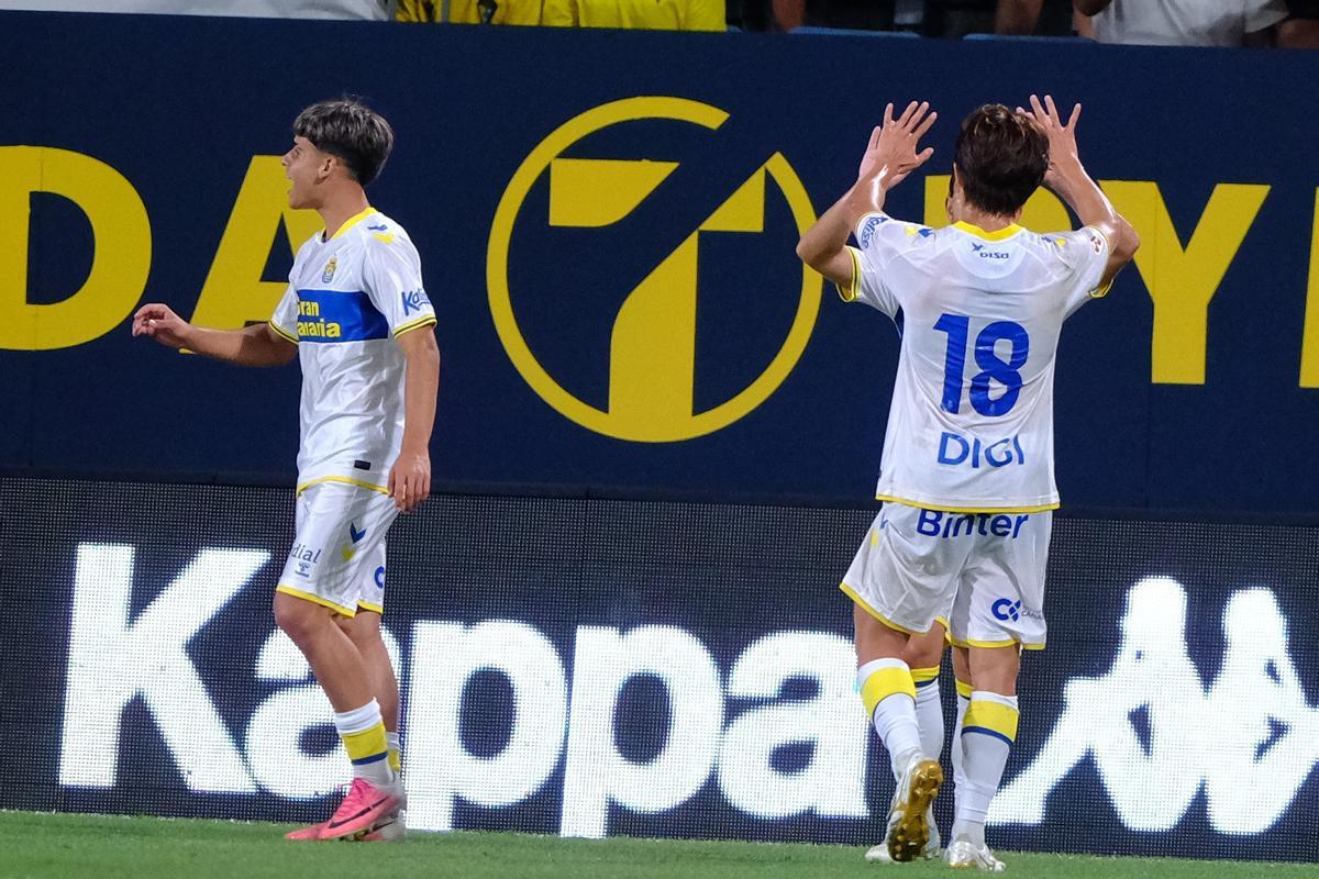El Cádiz CF - UD Las Palmas, de la final del Carranza, en imágenes El Cádiz CF - UD Las Palmas, de la final del Carranza, en imágenes