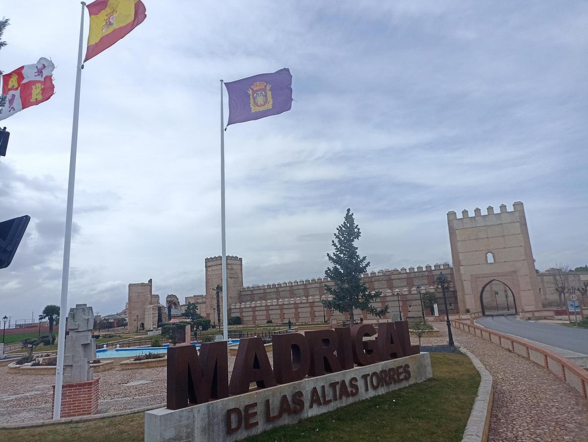 Entrada a Madrigal de las Altas Torres.