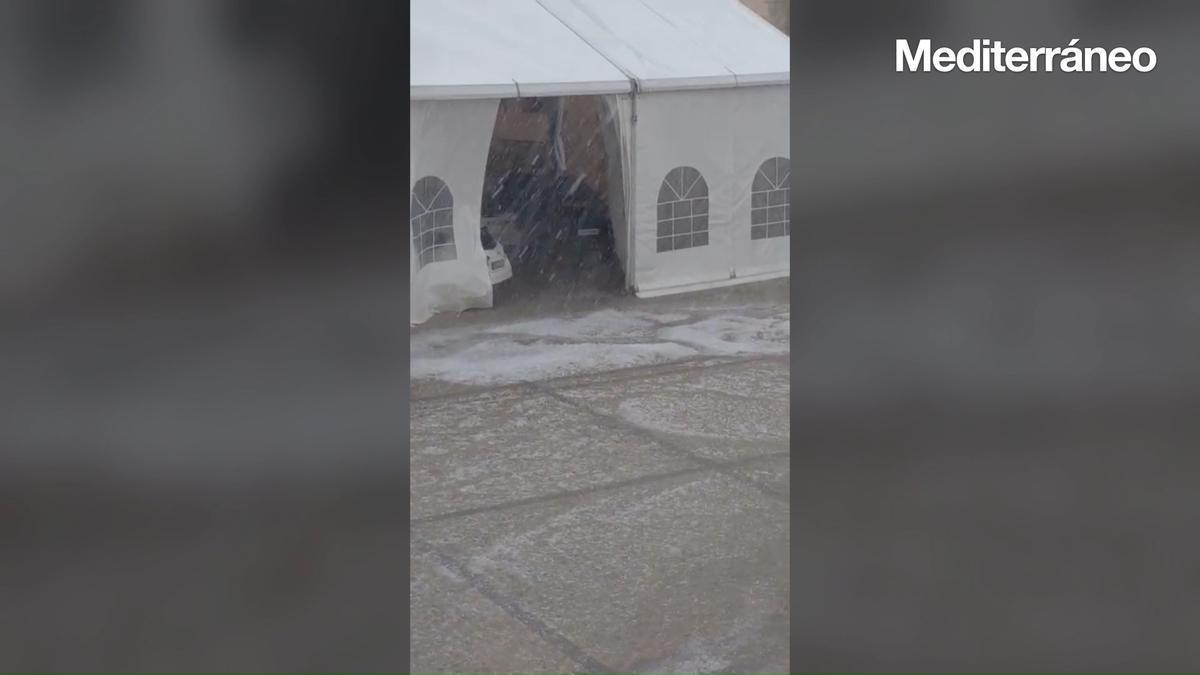Vídeo: Castellfort supera los 78 litros bajo una tormenta torrencial con granizo