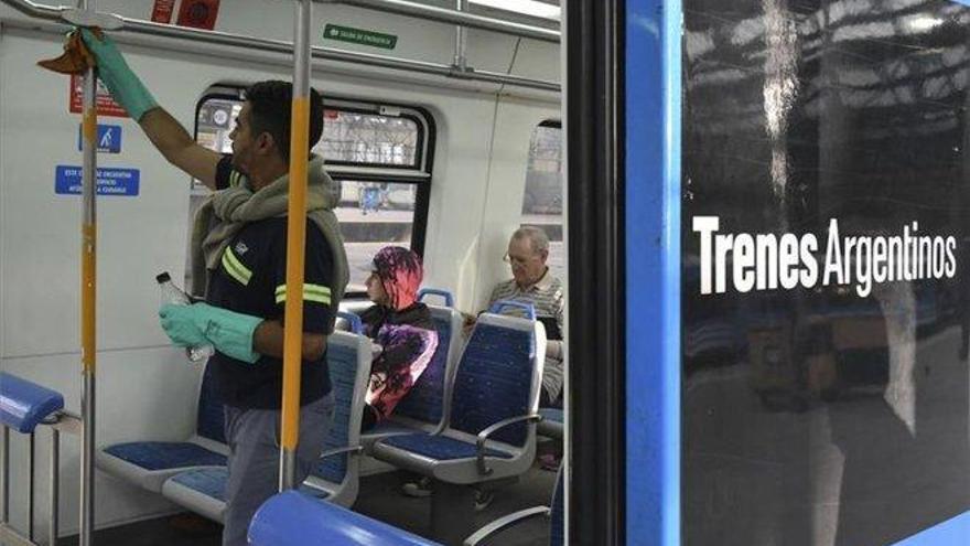Argentina suspende servicios de trenes y autobuses por el coronavirus