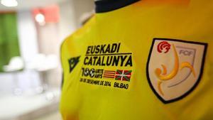 La samarreta de Catalunya, durant la presentació del partit que enfrontarà la selecció catalana i la d’Euskadi a San Mamés.