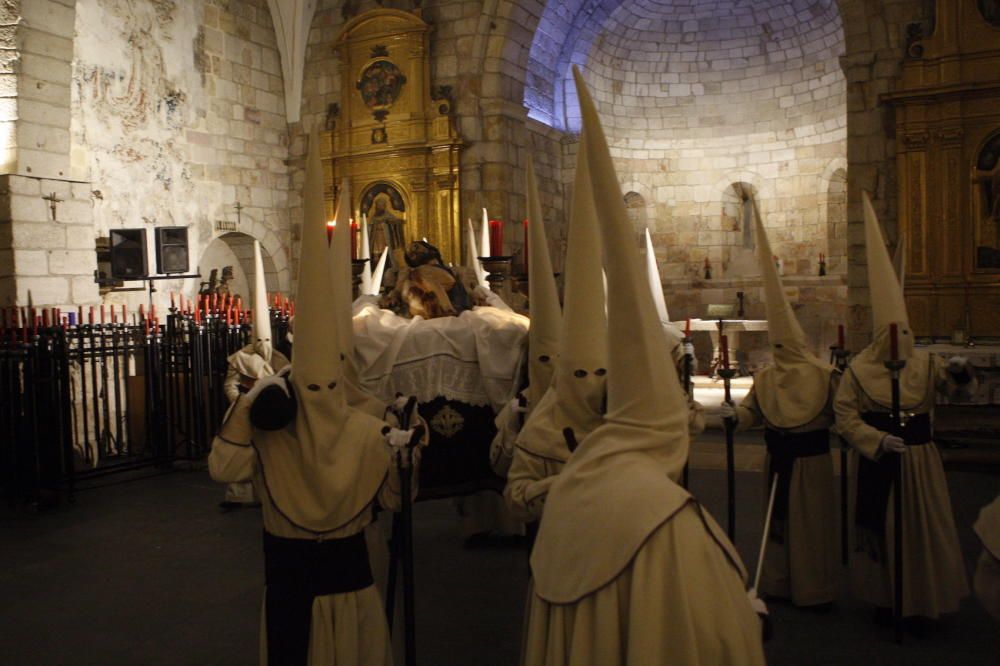 Procesión de Jesús Yacente