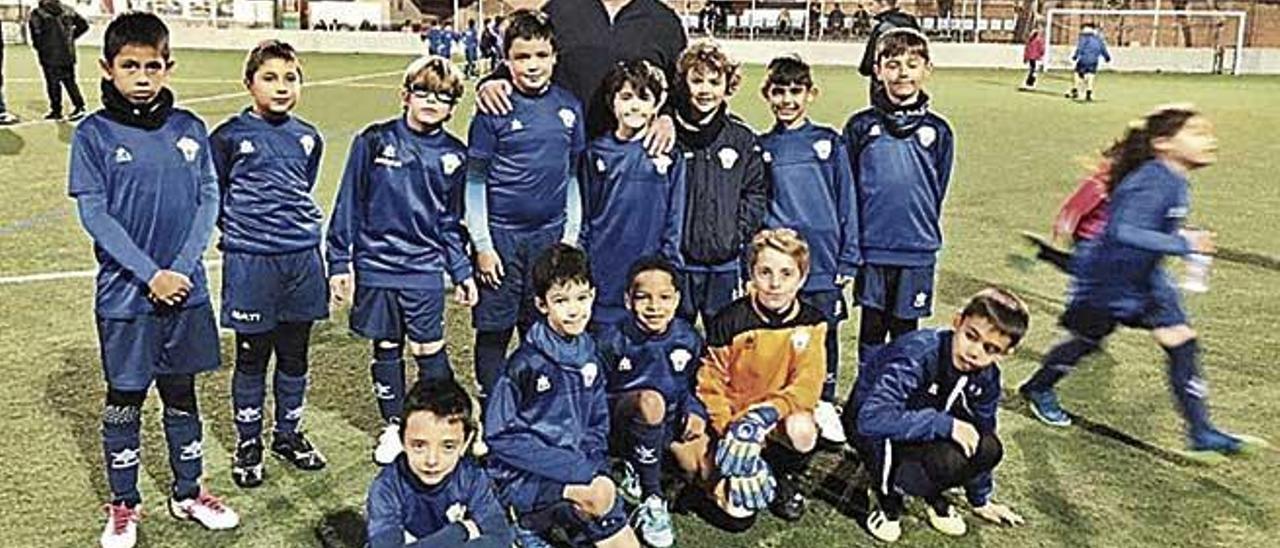 El entrenador Toni Ordinas visitó el CD Colegio San Pedro.