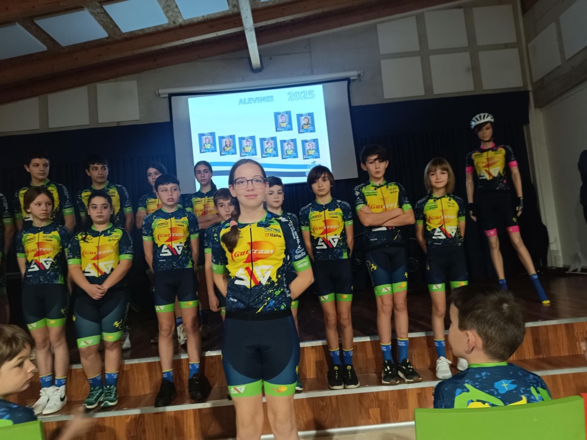 La Escuela de Ciclismo de Viella celebra su Gala Presentación de Temporada