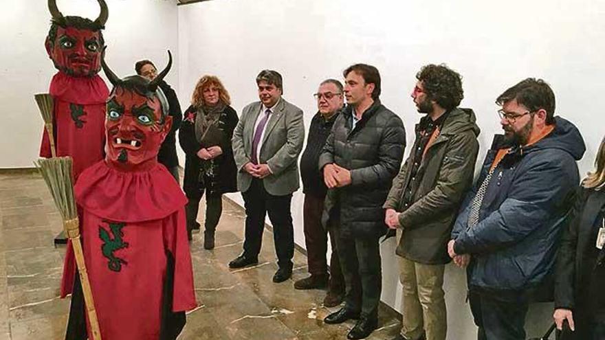 Los &#039;dimonis&#039; de sa Pobla estrenan trajes nuevos