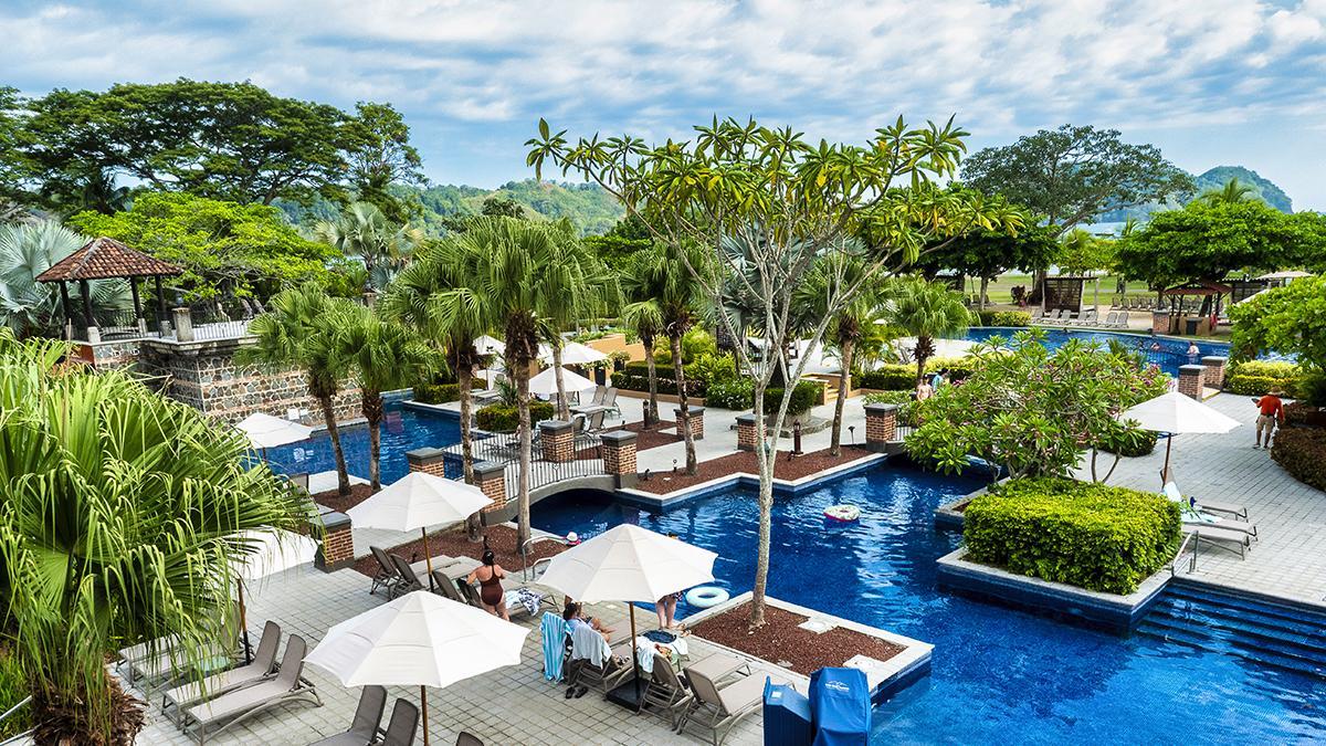 Las piscinas conectadas son uno de los grandes atractivos del resort.