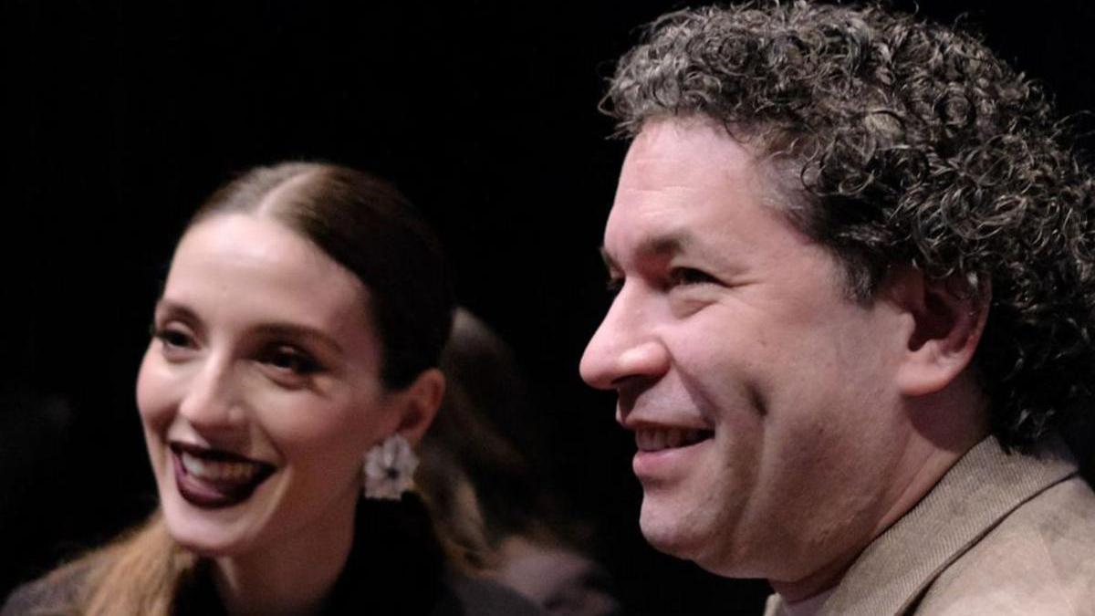 María Valverde y Gustavo Dudamel, en el Auditorio del Picasso, ayer. | GREGORIO MARRERO