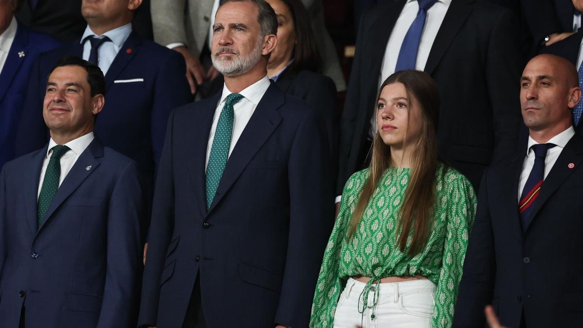 La infanta Sofía con blusa verde de Zara