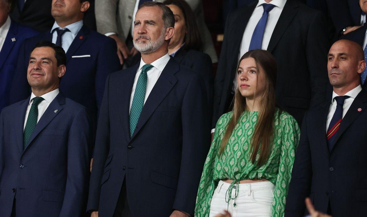 La infanta Sofía con blusa verde de Zara