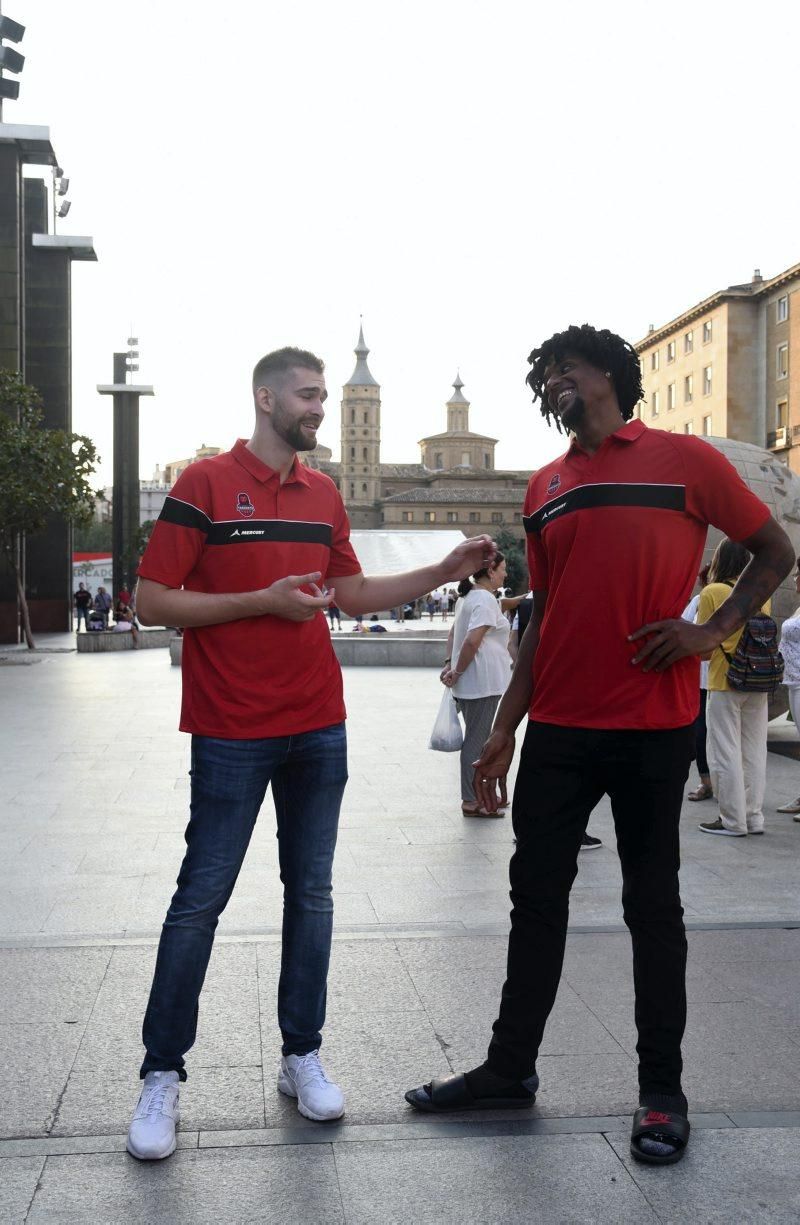 Recorrido turístico del Basket Zaragoza por la capital aragonesa