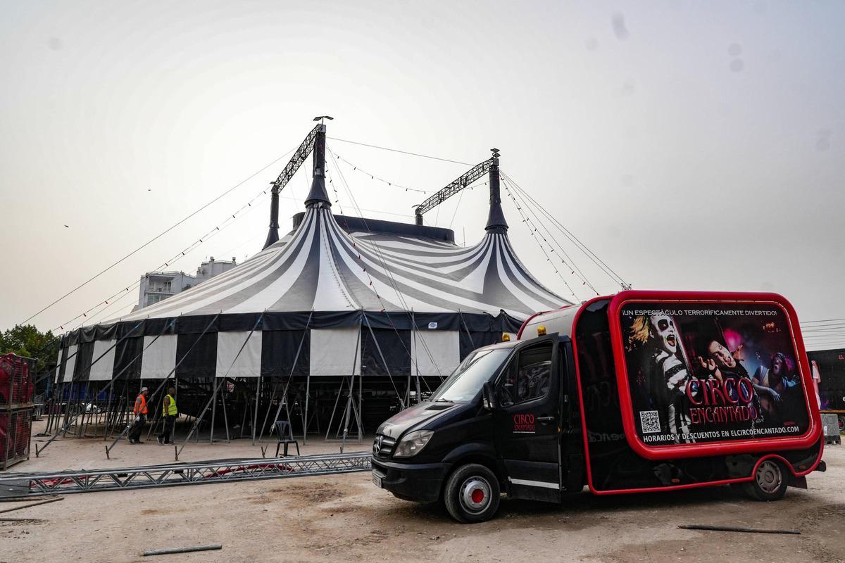 La carpa del Circo Encantado, en su primera ubicación.