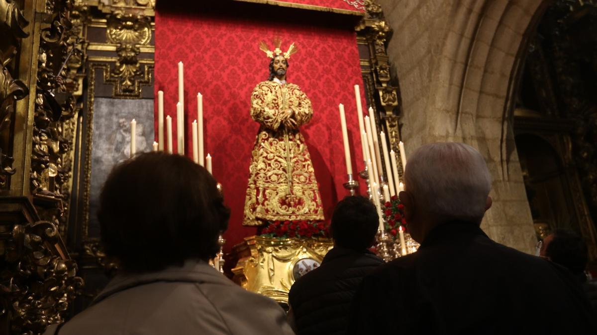 Visita a los templos en el Lunes Santo de la Semana Santa de Córdoba.