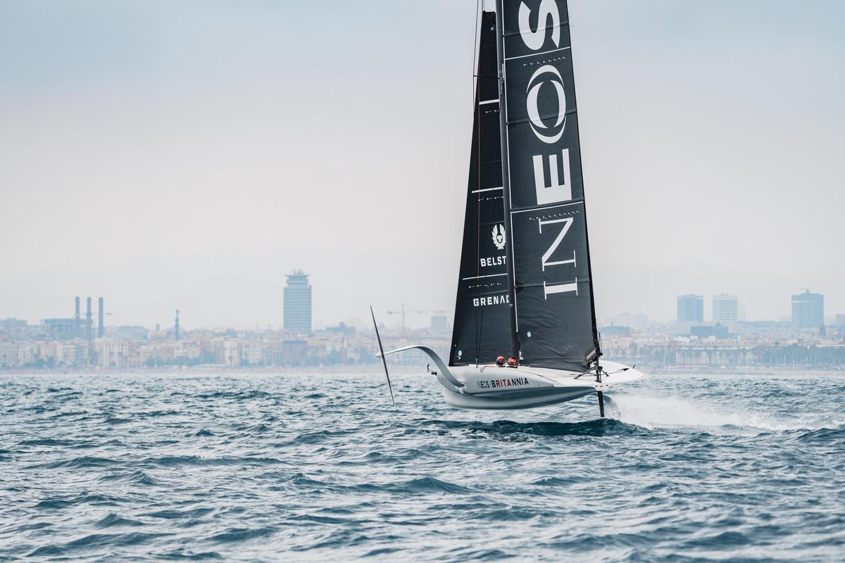 Copa Amèrica de vela: el equipo Ineos Britannia empieza a navegar en Barcelona, el 24 de julio