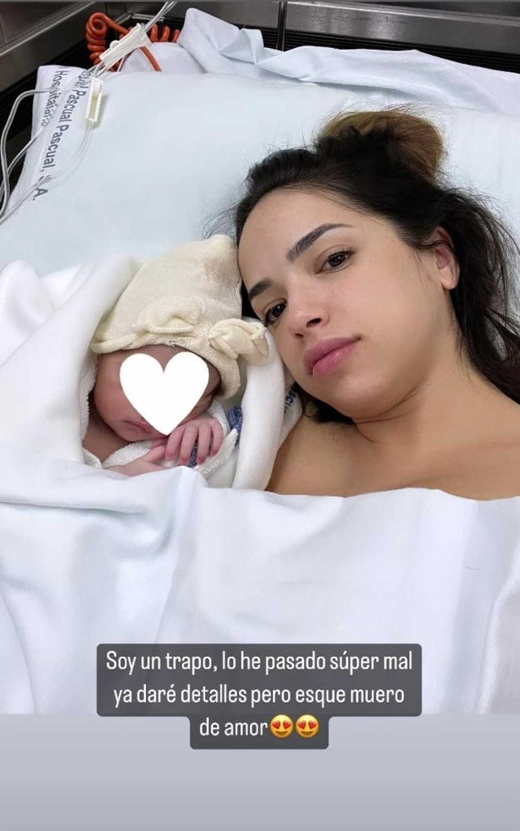 Lucía Sánchez con su hija